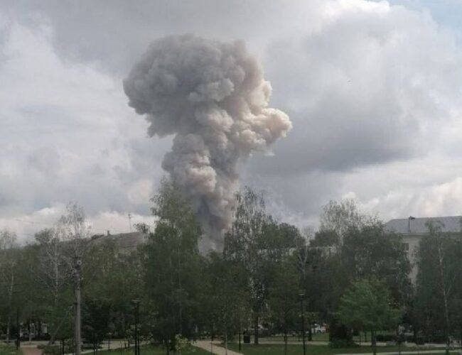 Россияне атаковали жилой дом в Запорожье (ОБНОВЛЯЕТСЯ)